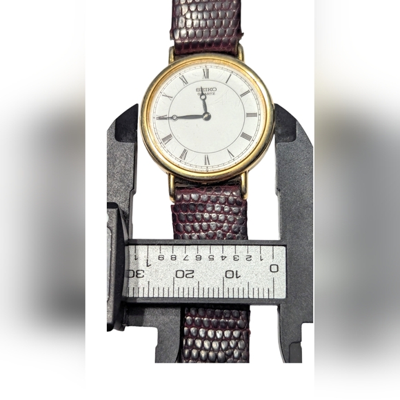 SEIKO Classic Roman Numeral Dial Men’s Watch. Gold Tone Bezel…29 - Picture 4 of 10